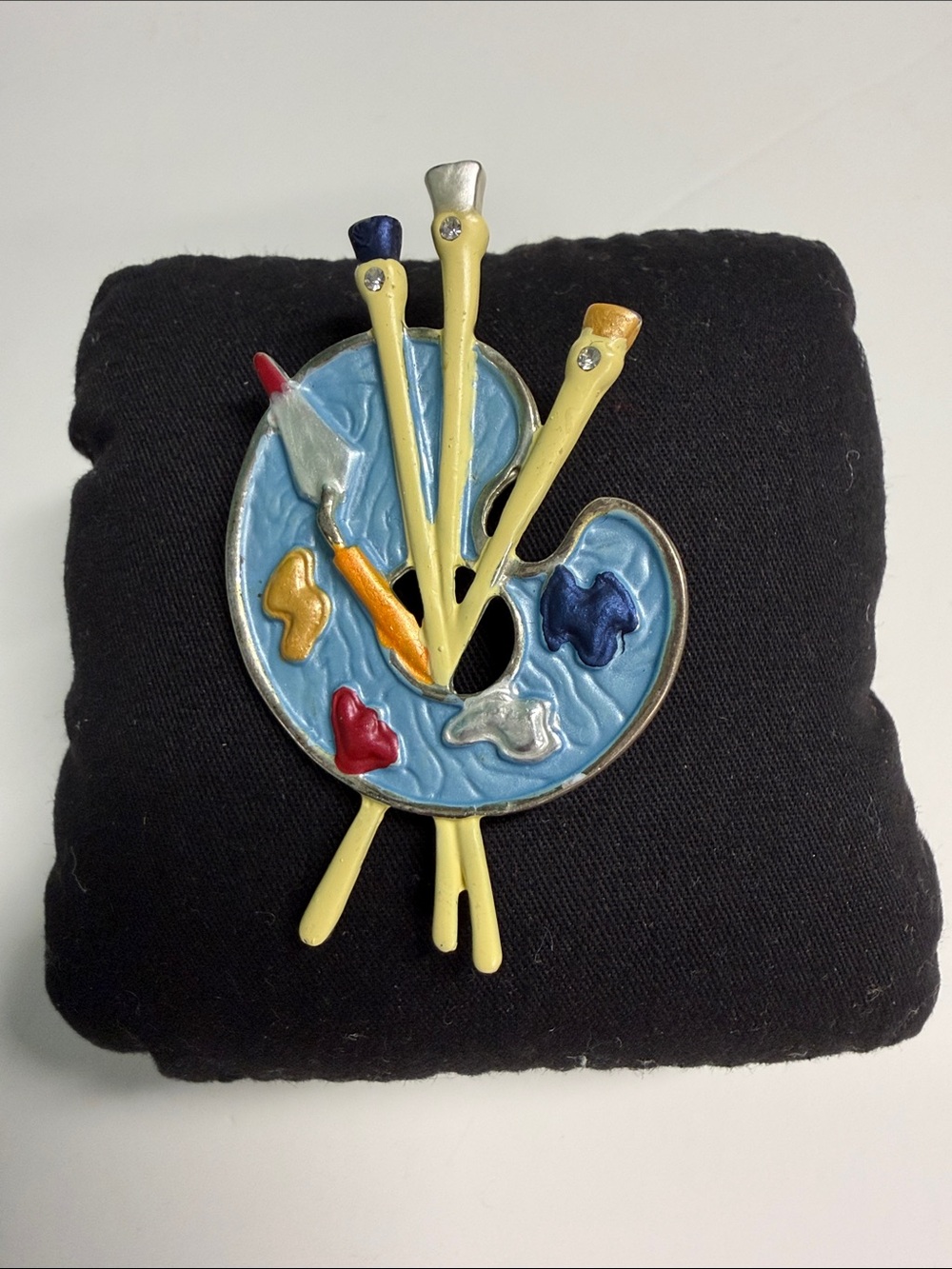 VINTAGE ENAMEL & CRYSTAL ARTIST’S PALETTE MULTI COLOR BROOCH